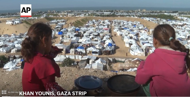 Mỹ ch&agrave;o năm mới 2026 với quả cầu đổi m&agrave;u, Trung Đ&ocirc;ng nhiều sắc th&aacute;i - Ảnh 9.