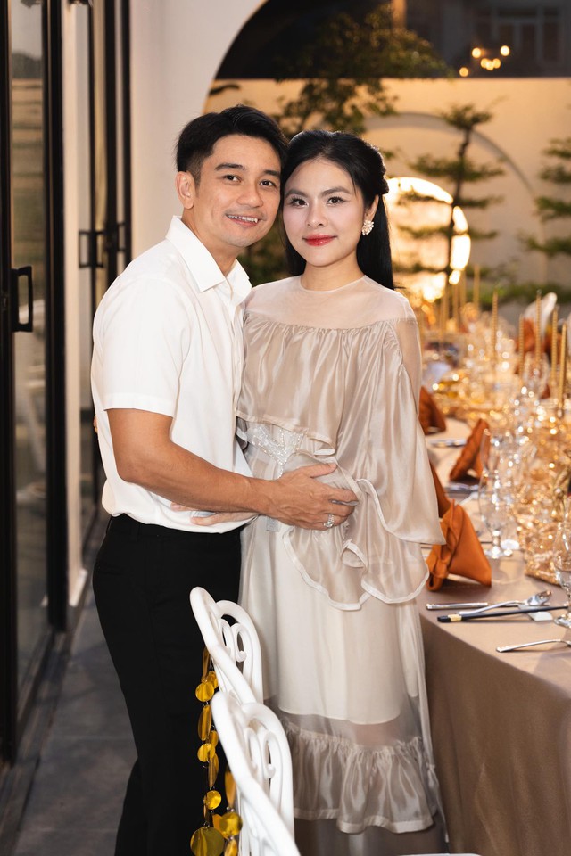 Vân Trang hạnh phúc bên chồng con trong "đám cưới đồng" - Ảnh 1.