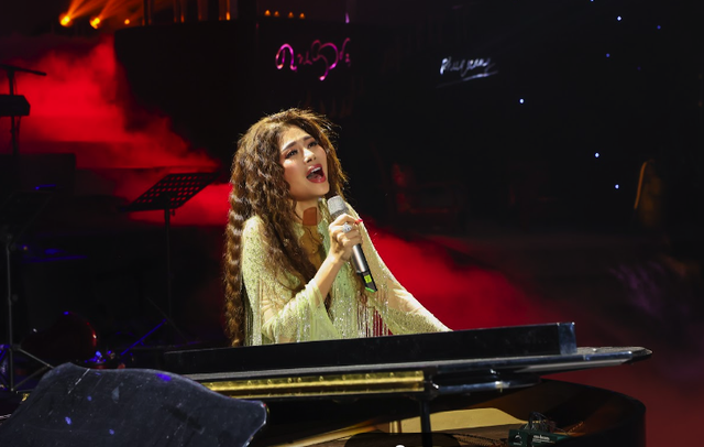 Ngọc Anh thăng hoa, Hồng Nhung nhận tràng pháo tay không ngớt trong concert đầu năm - Ảnh 4.