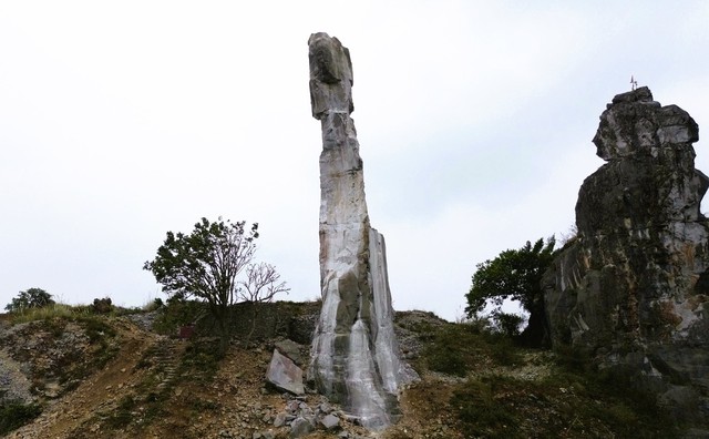 Diện mạo H&ograve;n Vọng Phu sau khi được chi 17 tỉ đồng chống đổ sập - Ảnh 3.