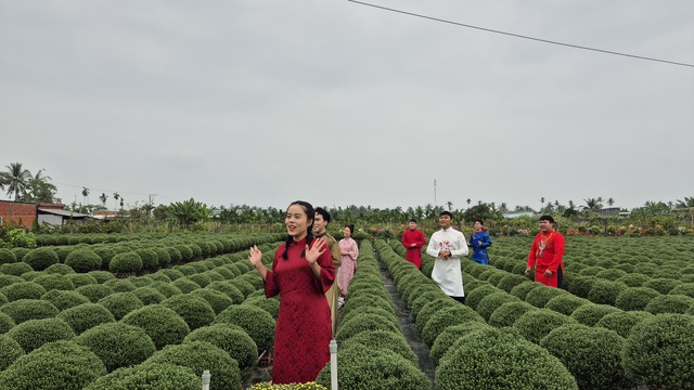 Hoa Tết “bùng nổ” trên TikTok Shop - Ảnh 1.