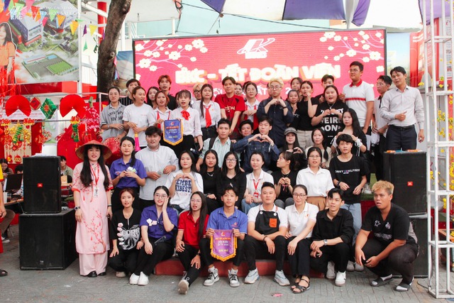 H&agrave;ng loạt hoạt động "10 điểm" gi&uacute;p học sinh, sinh vi&ecirc;n đ&oacute;n Tết &yacute; nghĩa - Ảnh 2.