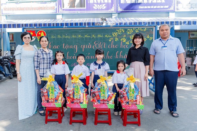 H&agrave;ng loạt hoạt động "10 điểm" gi&uacute;p học sinh, sinh vi&ecirc;n đ&oacute;n Tết &yacute; nghĩa - Ảnh 3.