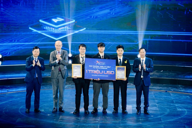 Lộ diện quán quân mùa 1 “A.I thực chiến” - Chủ nhân giải thưởng lên đến 1 triệu USD từ Techcombank - Ảnh 1.