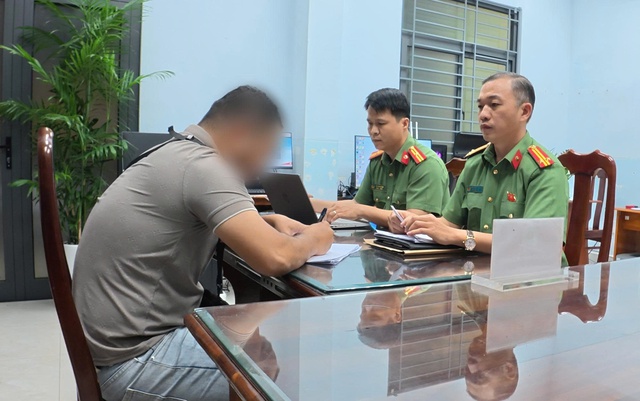 Công an Đà Nẵng phạt người bình luận sai sự thật về lãnh đạo Nhà nước - Ảnh 1. Công an Đà Nẵng phạt người bình luận sai sự thật về lãnh đạo Nhà nước - Ảnh 1.