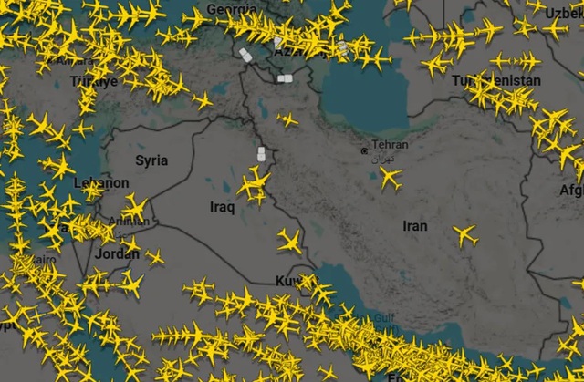 Iran đóng cửa không phận, Mỹ chuẩn bị tấn công? - Ảnh 1. Iran đóng cửa không phận, Mỹ chuẩn bị tấn công? - Ảnh 1.
