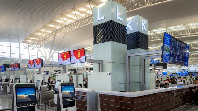 Kiểm tra c&ocirc;ng t&aacute;c phục vụ Đại hội XIV của Đảng tại s&acirc;n bay cửa ng&otilde; Thủ đ&ocirc; - Ảnh 3.