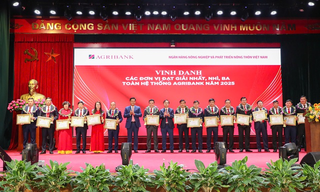 Agribank - kiên định sứ mệnh “tam nông”, hỗ trợ phục hồi và thúc đẩy tăng trưởng kinh tế - Ảnh 3.