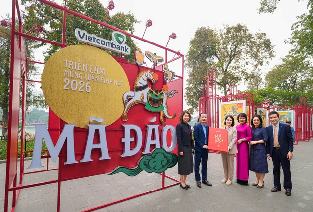Vietcombank phối hợp với UBND phường Hoàn Kiếm triển lãm tranh “Mã Đáo” - Ảnh 1.