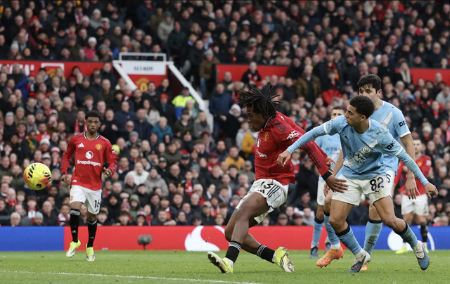 Quật ngã Man City trận derby, Man United tặng quà thầy mới Michael Carrick - Ảnh 6.