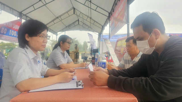 "C&ocirc;ng xưởng hạnh ph&uacute;c" đến với c&ocirc;ng nh&acirc;n, người d&acirc;n x&atilde; B&agrave;u B&agrave;ng (TPHCM) - Ảnh 10.