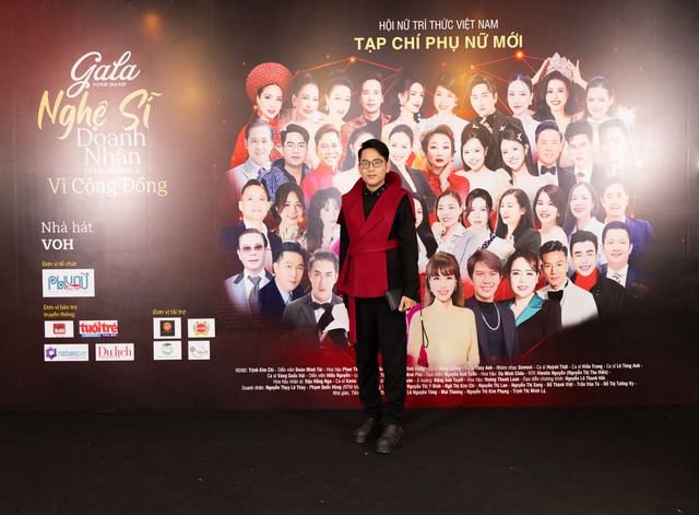 Bộ Văn hóa, Thể thao và Du lịch trao giải cộng đồng cho NTK – giảng viên Lê Minh Phú - Ảnh 1.