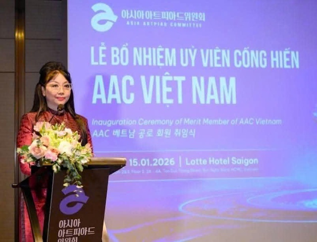 Tiến sĩ- NTK Quỳnh Paris trao giải “Nghệ sĩ có trái tim nhân ái vì cộng đồng 2025” - Ảnh 4.