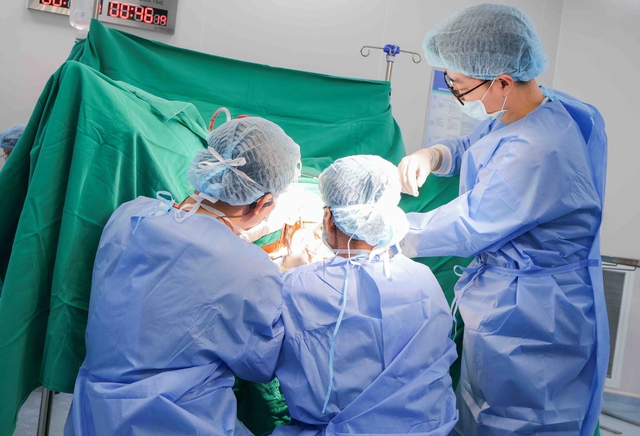 Vinmec Cần Thơ phẫu thuật thành công ca sa sinh dục phức tạp ở bệnh nhân cao tuổi - Ảnh 1.