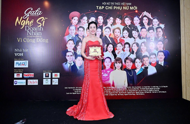 Doanh nhân Nguyễn Thị Ngọc Trinh được vinh danh vì cộng đồng - Ảnh 4.