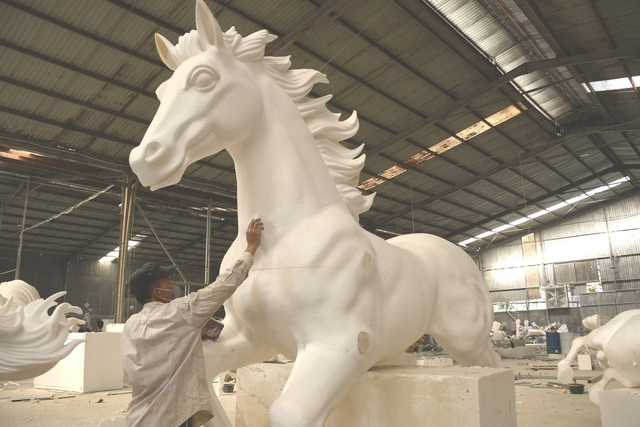 Linh vật ngựa độc đáo cho Tết Bính Ngọ 2026 tại Đồng Nai và TPHCM - Ảnh 1. Linh vật ngựa độc đáo cho Tết Bính Ngọ 2026 tại Đồng Nai và TPHCM - Ảnh 1.