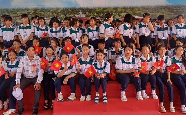 Học sinh Cà Mau được nghỉ Tết Nguyên đán 14 ngày - Ảnh 1.