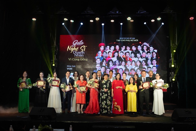 Doanh nhân Lê Nguyên Tùng đoạt giải “Doanh nhân có trái tim nhân ái vì cộng đồng” - Ảnh 4.