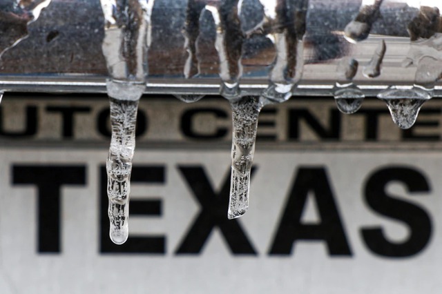 B&atilde;o m&ugrave;a đ&ocirc;ng hiếm gặp t&agrave;n ph&aacute; nước Mỹ - Ảnh 4.