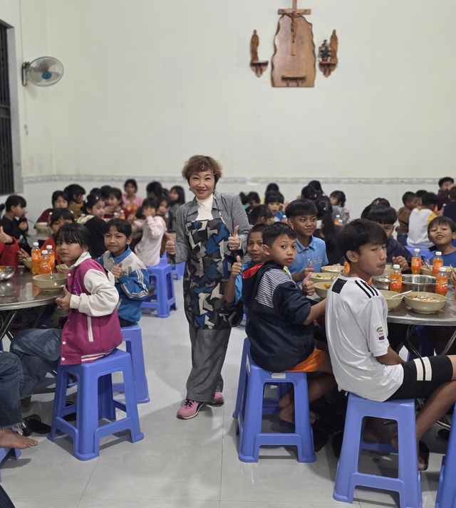 Hoa hậu, Nghệ sĩ Đức Xuân được vinh danh “Nghệ sĩ có trái tim nhân ái vì cộng đồng” năm 2025 - Ảnh 4.