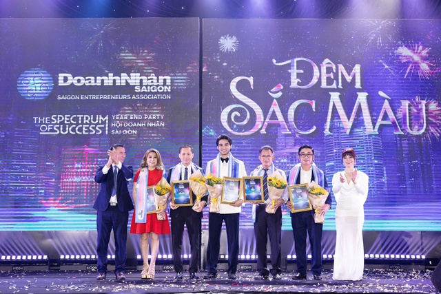 HỘI DOANH NHÂN SÀI GÒN TỔNG KẾT HOẠT ĐỘNG HỘI NĂM 2025 VỚI CHỦ ĐỀ “ĐÊM SẮC MÀU” - Ảnh 1.