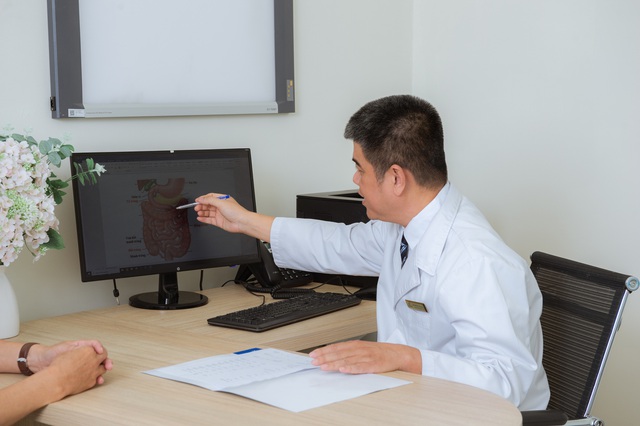 Vinmec Phú Quốc “giải cứu” bệnh nhân người Pháp khỏi 7 năm khổ sở vì rò hậu môn - Ảnh 1. Vinmec Phú Quốc “giải cứu” bệnh nhân người Pháp khỏi 7 năm khổ sở vì rò hậu môn - Ảnh 1.