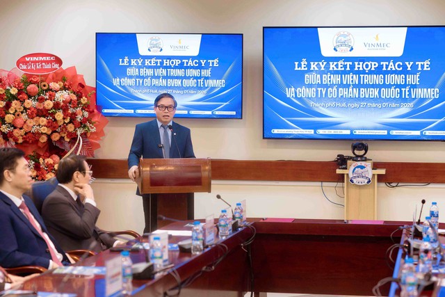 Vinmec ký kết hợp tác với Bệnh viện Trung ương Huế, nâng cao năng lực điều trị chuyên sâu - Ảnh 2. Vinmec ký kết hợp tác với Bệnh viện Trung ương Huế, nâng cao năng lực điều trị chuyên sâu - Ảnh 2.