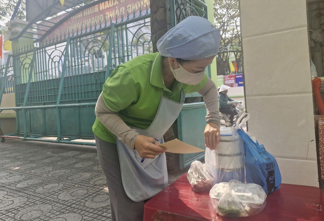 Sở GD-ĐT TPHCM yêu cầu trường học dừng ngay thực phẩm của Sago Food - Ảnh 1.