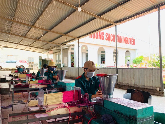 Mùa Tết, đưa nhang – trầm xứ Huế bứt phá trên TikTok Shop - Ảnh 2.