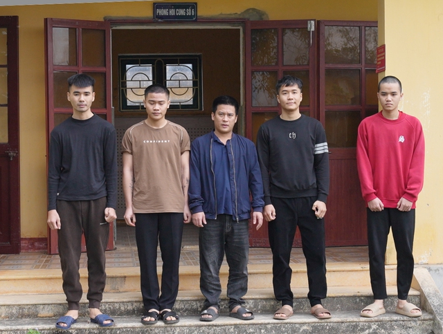 Công an Quảng Trị triệt phá đường dây đánh bạc online 100 tỉ đồng - Ảnh 1. Công an Quảng Trị triệt phá đường dây đánh bạc online 100 tỉ đồng - Ảnh 1.