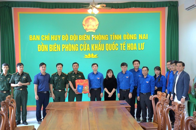 Lan tỏa tinh thần trách nhiệm của tuổi trẻ từ chương trình “Xuân Biên giới - Tết biển đảo”  - Ảnh 2.