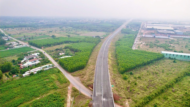 Khai thác 18 km cao tốc biên hòa - Vũng Tàu trước Tết Nguyên đán 2026 - Ảnh 1. Khai thác 18 km cao tốc biên hòa - Vũng Tàu trước Tết Nguyên đán 2026 - Ảnh 1.