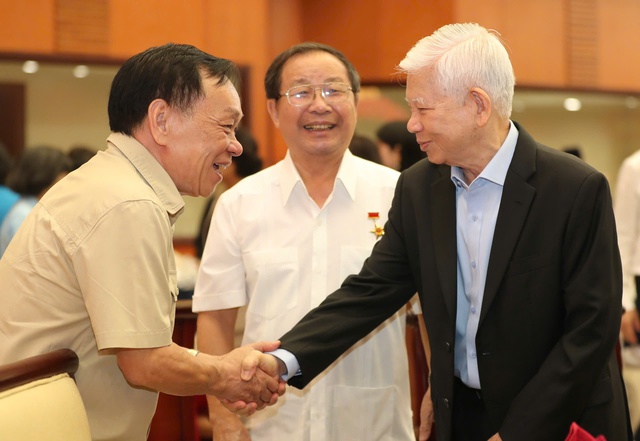 B&iacute; thư Th&agrave;nh ủy TPHCM d&ugrave;ng AI để viết b&agrave;i ph&aacute;t biểu ch&uacute;c Tết tại buổi họp mặt mừng đảng, mừng xu&acirc;n - Ảnh 4.