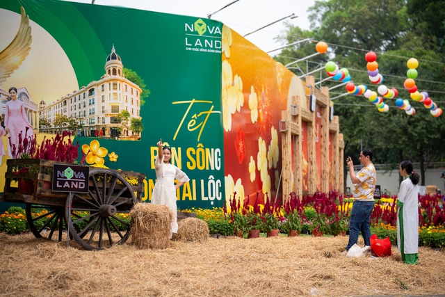 Khu “đất vàng” 12 Lê Duẩn rực rỡ sắc xuân dịp Tết Bính Ngọ - Ảnh 4.