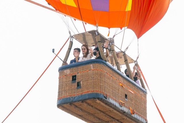 Tới Cần Giờ “đổi gió” với loạt trải nghiệm độc lạ: Valentine “ngầu” hơn khi nói lời yêu từ trên cao - Ảnh 2.