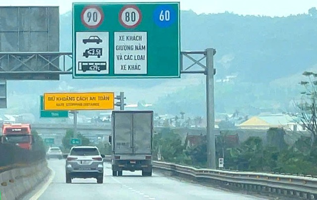 Tốc độ tối đa xe khách giường nằm và xe tải trên cao tốc 2026 - Ảnh 1. Tốc độ tối đa xe khách giường nằm và xe tải trên cao tốc 2026 - Ảnh 1.