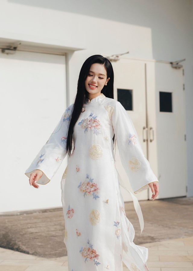 BÀI XUÂN ONLINE NGÀY 14-2 (27 THÁNG CHẠP). Tựa: Diễn viên Trâm Anh: "Tôi toàn tâm, toàn ý cho diễn xuất" - Ảnh 1.