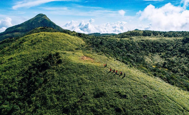 Du xu&acirc;n tr&ecirc;n "n&oacute;c nh&agrave; Quảng Trị" giữa m&acirc;y Trường Sơn - Ảnh 1.