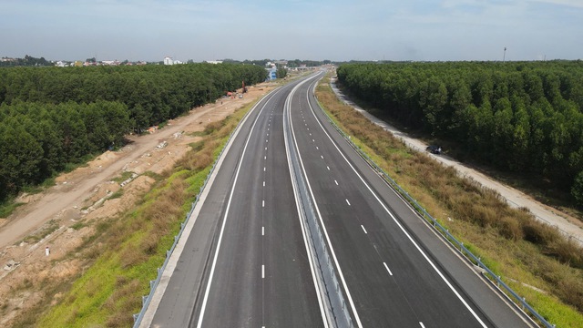 Chưa khai thác tạm cao tốc Biên Hòa - Vũng Tàu dịp Tết Nguyên đán - Ảnh 1.
