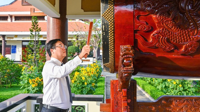 TPHCM long trọng tổ chức lễ viếng Nghĩa trang Liệt sĩ Bà Rịa - Vũng Tàu - Ảnh 4.