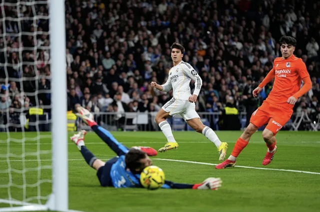 Vùi dập Real Sociedad, Real Madrid soán ngôi đỉnh bảng La Liga - Ảnh 2.