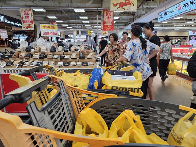 Người Việt chi mạnh tay mua sắm Tết 2026 cho c&aacute;c mặt h&agrave;ng thiết yếu - Ảnh 1.