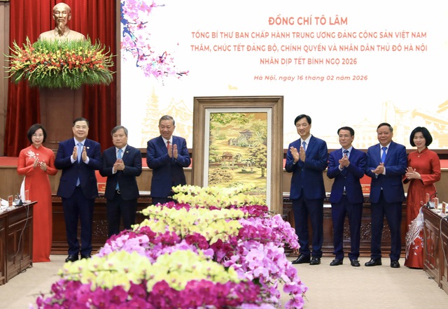 Tổng Bí thư Tô Lâm thăm, chúc Tết Đảng bộ, chính quyền và Nhân dân Hà Nội - Ảnh 6.