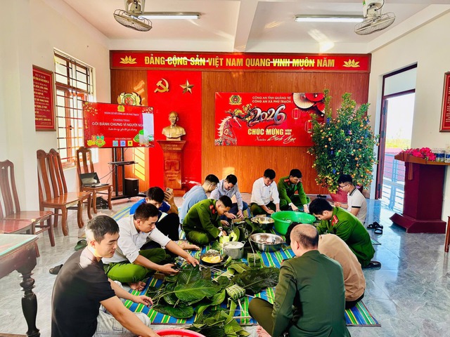 Hơn 10.000 suất qu&agrave; Tết đến tay người kh&oacute; khăn ở Quảng Trị - Ảnh 4.