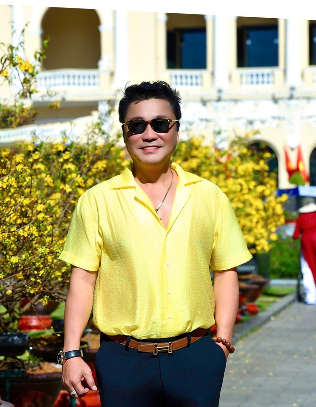 Ba thế hệ gia đình nhà Lý Hùng - Lý Hương du xuân - Ảnh 2.
