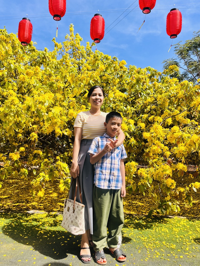 C&acirc;y mai v&agrave;ng khổng lồ tại Đồng Nai nở rực rỡ ng&agrave;y Tết 2026 - Ảnh 6.