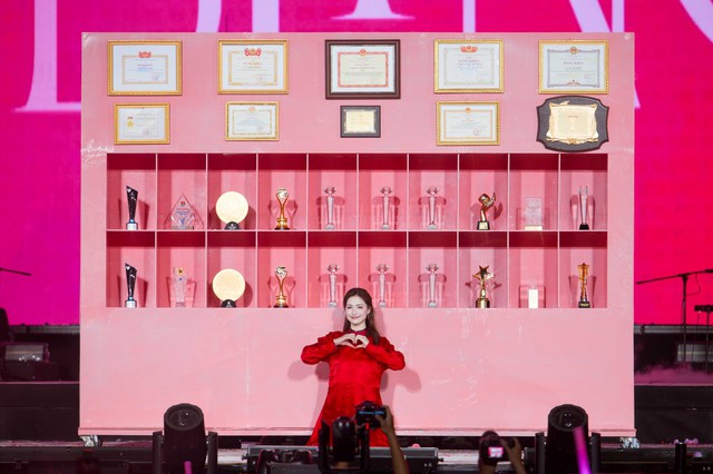 Fancon "Bắc Bling": Hòa Minzy và một năm bứt tốc đầy thuyết phục - Ảnh 3.