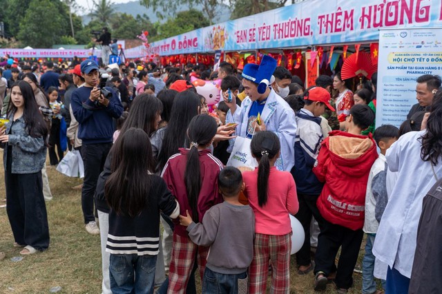 Pharmacity gửi trọn yêu thương đến vùng cao Nghệ An - Ảnh 4.