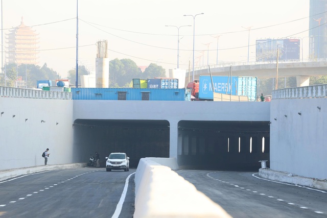 Hầm chui HC1-02 mở cửa, giảm bớt &aacute;p lực giao th&ocirc;ng cho n&uacute;t giao An Ph&uacute; - Ảnh 7.