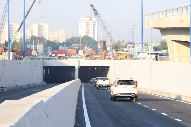 Hầm chui HC1-02 mở cửa, giảm bớt &aacute;p lực giao th&ocirc;ng cho n&uacute;t giao An Ph&uacute; - Ảnh 4.